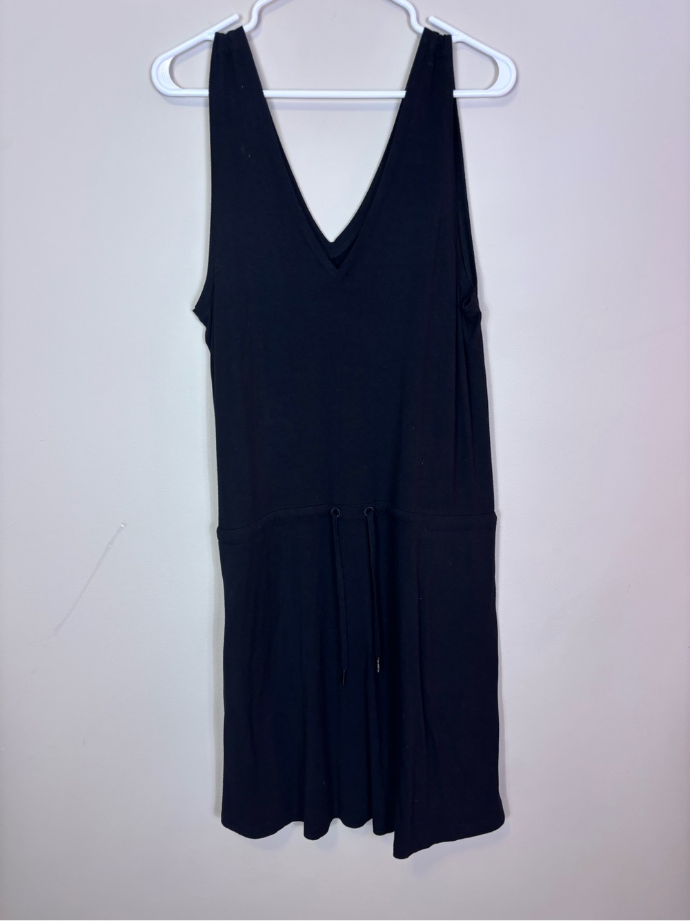 Sweaty Betty Black Knee Length VโNeck Drawstring Waist Dress Large
